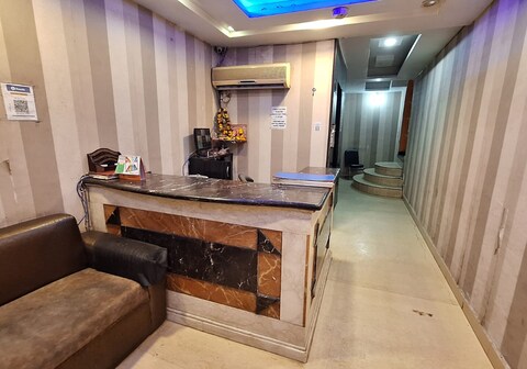 Hotel Vishesh Continental Karol Bagh