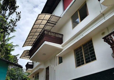 Roaming Souls Hostel Munar