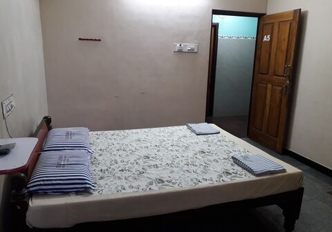 Sree Grand Lingam Residency