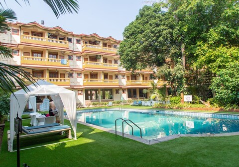 2bhk with swmming pool & kitchen