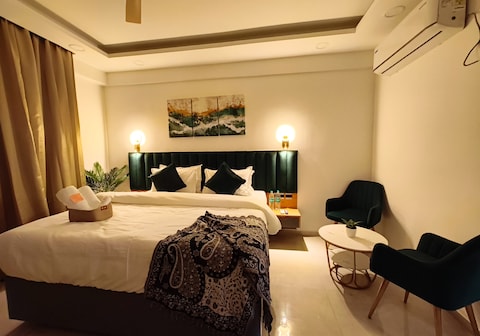 Arth Studios | Omaxe Hazratganj | Gomti Nagar Ext