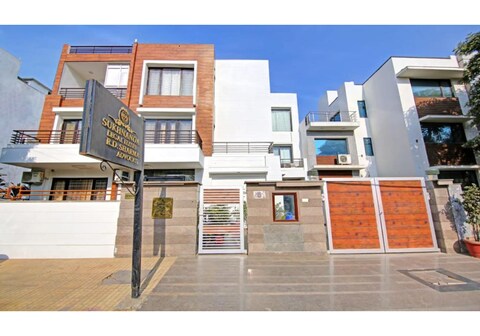 Hotel Delight Suites