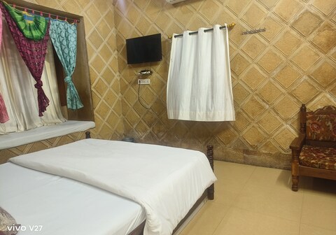 Hotel golden night jaisalmer