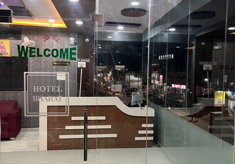 Hotel Bharat