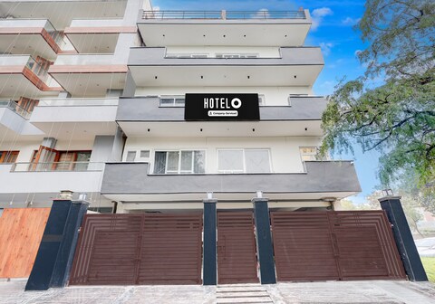 Super Hotel O Sector 43 Gurgaon