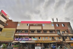 OYO 16675 Hotel Krishna Inn, Surat OYO 16675 Hotel Krishna Inn, Surat