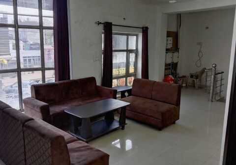 SPOT ON Hotel Deepak Palace