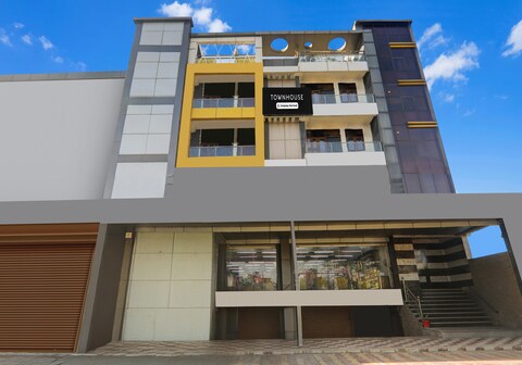 Super Townhouse Awas Vikas Kalyanpur