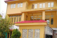 Baabul Homestay (Deluxe Room), Srinagar Baabul Homestay (Deluxe Room), Srinagar