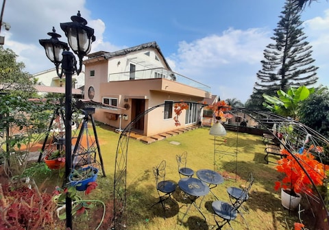 West Valley Villa Casa De West