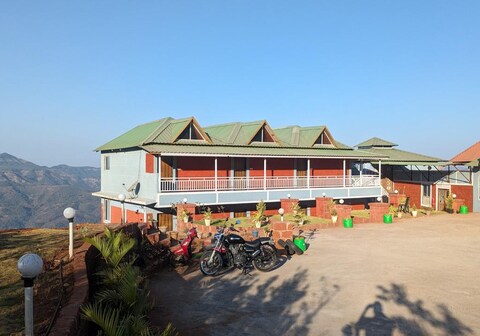 BLOOMS AND BERRIES AGRO TOURISM