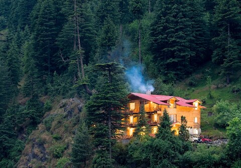 The Pine Chalet - Boutique Mountain Escape
