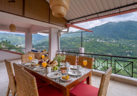 Shambhal House, Lake view 4 bedroom villa