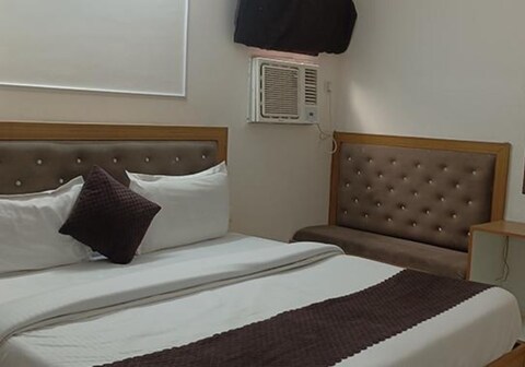 FabHotel The Rivlet Centre