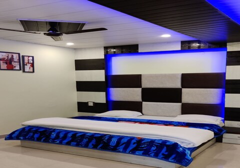 Oakwood Homestay- Banikhet