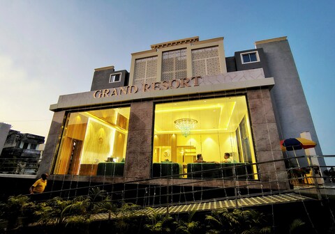 Grand Resort (200 mtr from Sea Beach)