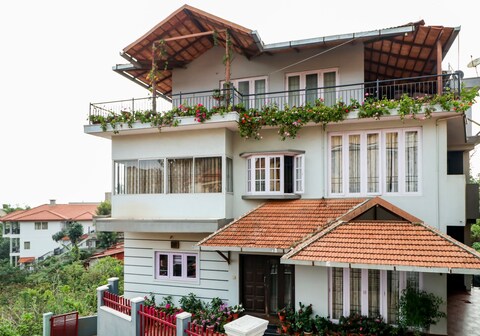 Chirpy Haven Homestay | Rooms & Kitchen