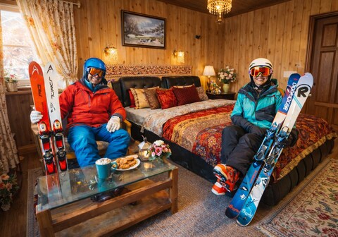 ALBARQ Cottages & Cafe (nearby Gondola)