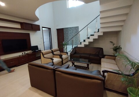 KingsLanding | Entire 4 BHK Luxury Villa