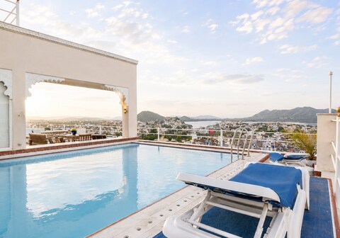 Raj Kuber A Boutique Lake View Hotel