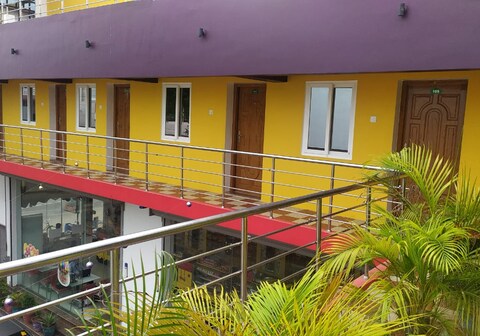 SRI KAMATCHI RESTAURANT BAKERY & LODGE