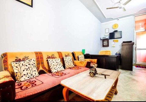 Hotel O Castle Home Stay