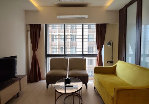 Vienna Studio near BKC Pool Wi Fi Kitchen