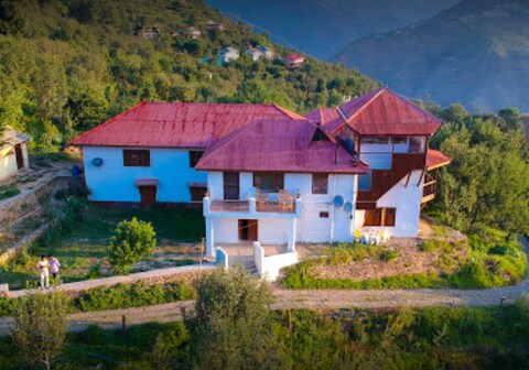Chadha's Apple Farm Bungalow
