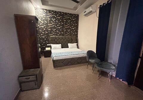 NAVRANG RESIDENCY HOMESTAY