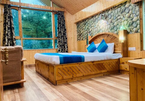 Ram Cottage| Rooms & Kitchen