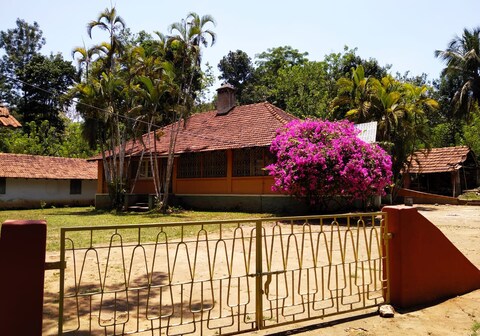 Woodside Homestay | Rooms & Kitchen