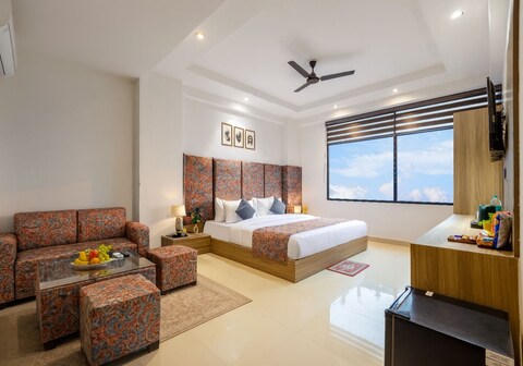 Noida Business Suites - Sector 141 & Advant