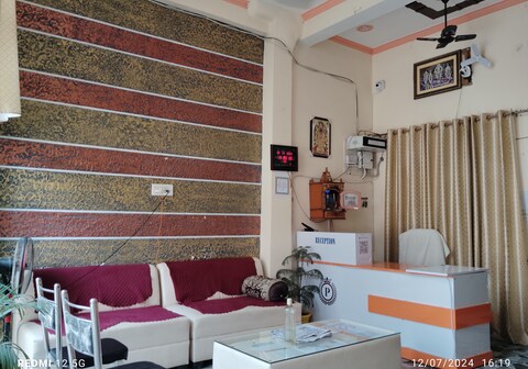 Pushpa Home Stay Ayodhya