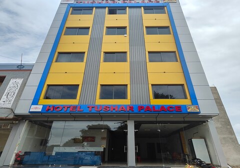 Hotel Tushar Palace