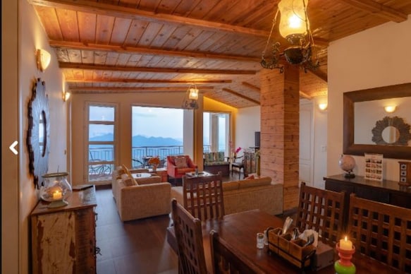 Cosy home with balcony & Mountain views