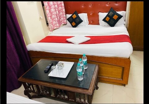 The Super Residency Near Nizamuddin Auliya Dargha