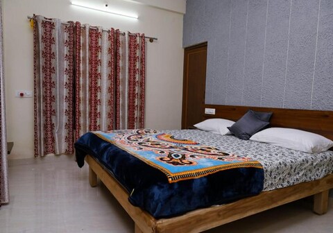 Birds Valley Estate Stay