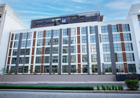 Grand Kingsgate Waterfront By Millennium Hotels