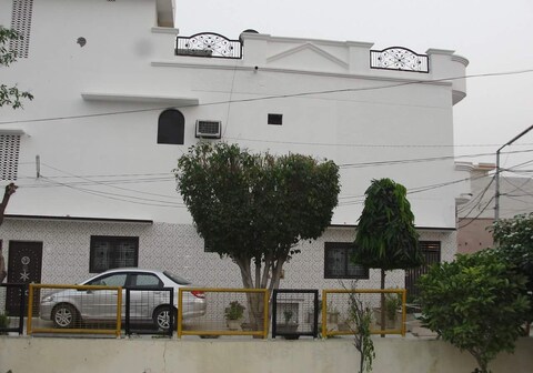 THE White House Homestay