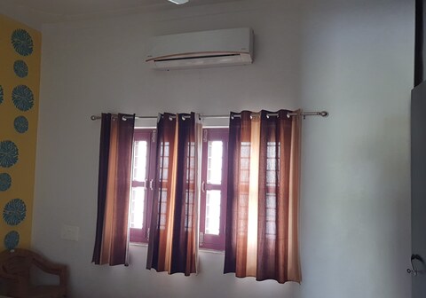 King's &queen's villa