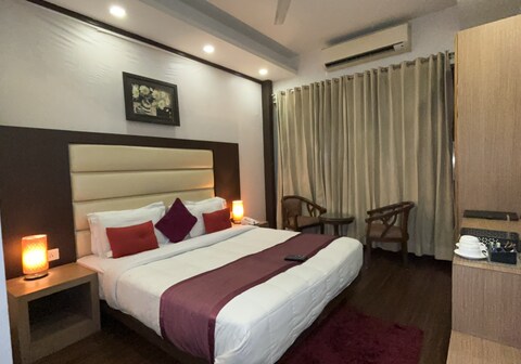 INDIYAAH Residency Golf Course Road