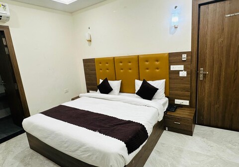 HOTEL NANDANI PALACE