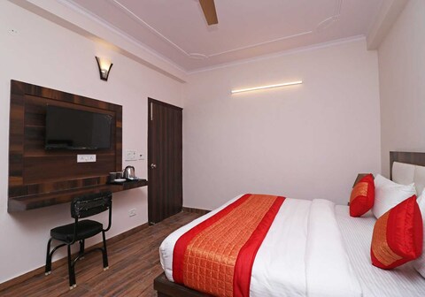 Collection O Mahipalpur Near Road no. 6