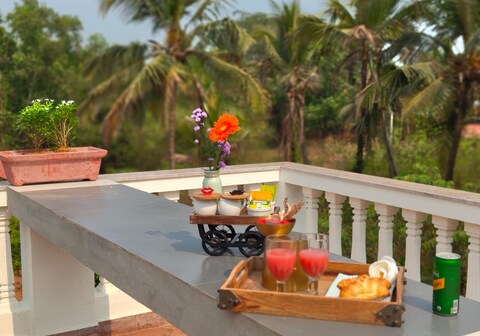 1BHK flat near beach Couple bathtub Pvt terrace