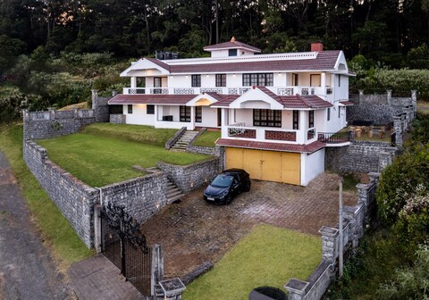 Peak Point Ooty Luxury Villa & Family Resort