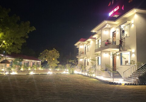 Dev Villa Resort