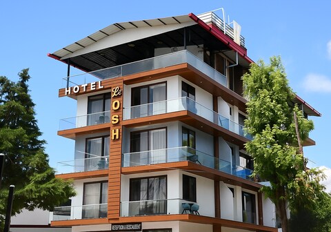 Hotel Le Osh Lansdowne - 500m from Bhulla Lake and Free Live Music on Weekends