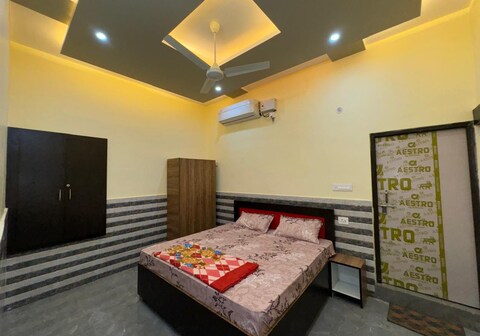 Shish Mahal Guest House