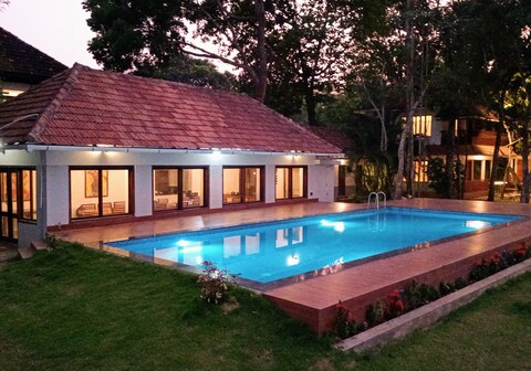 Shantitheeram Ayurveda Lakeside Heritage Resort