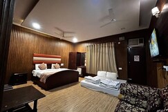 Crystal Leaf | Rooms & Cafe, Rishikesh Crystal Leaf | Rooms & Cafe, Rishikesh